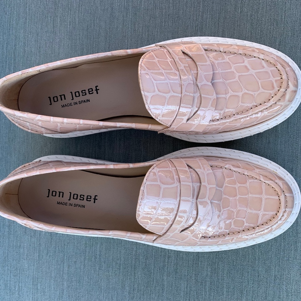 Jon Josef Chunky Loafer: Aligator Style Light Pink